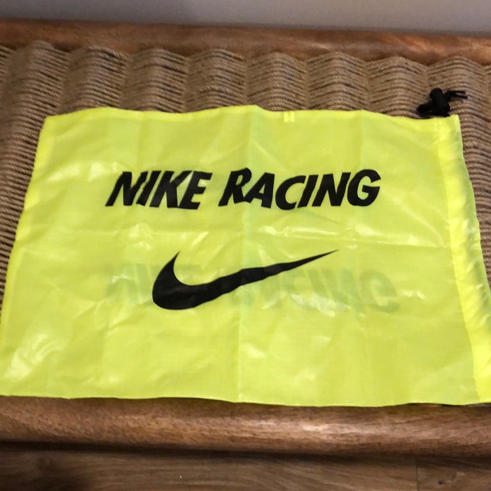 Nike - Picture 5 of 5